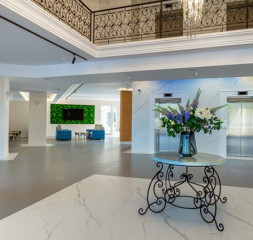 Lobby_1.jpg