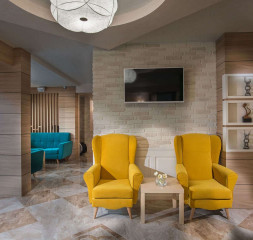 Lobby_2.jpg