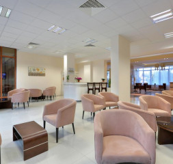 Lobby_2.jpg
