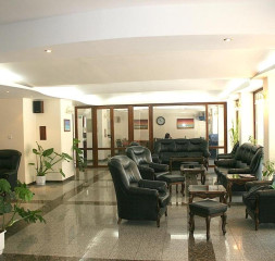 Lobby_2.jpg