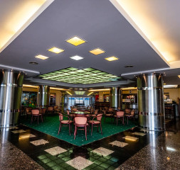 Lobby_2.jpg