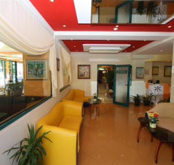 Lobby_2.jpg