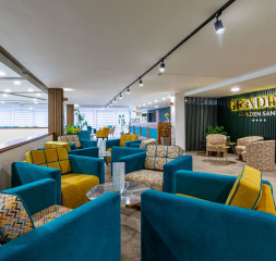 Lobby_2.jpg