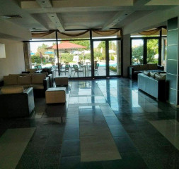 Lobby_2.jpg