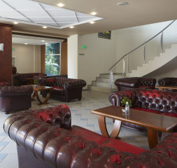 Lobby_2.jpg