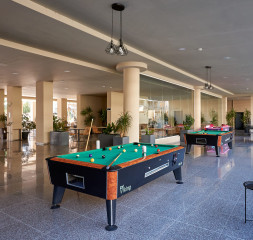 Lobby_2.jpg
