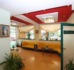 Lobby_3.jpg