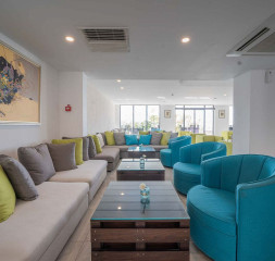 Lobby_3.jpg