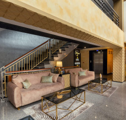 Lobby_3.jpg