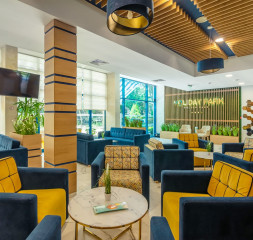 Lobby_4.jpg