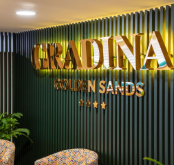 Lobby_4.jpg