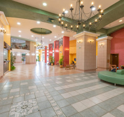 Lobby_5.jpg