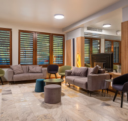 Lobby_6.jpg