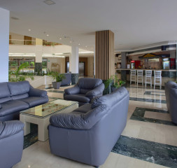 Lobby_8.jpg