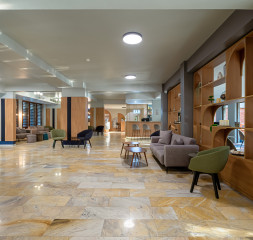 Lobby_8.jpg