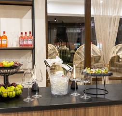 Lobby_Bar_Noel_8.jpg