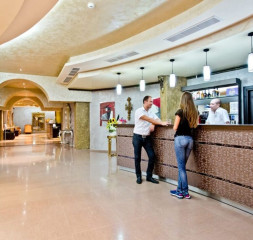 Lobby_Bar.jpg