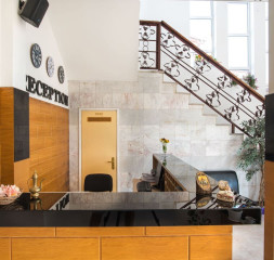 Lobby_Reception_1.jpg