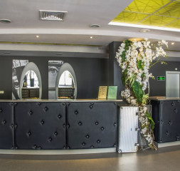 Lobby_Reception.jpg