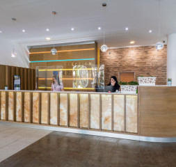 Lobby_Reception.jpg