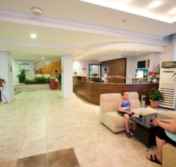 Lobby_Reception.jpg