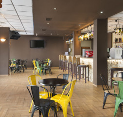 Loung_Bar_1.jpg