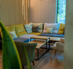 Lounge_1.jpg