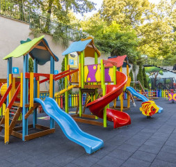Playground_Outdoor_1.jpg