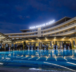Pool.jpg