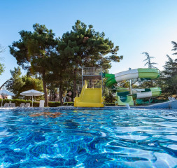 Pool.jpg