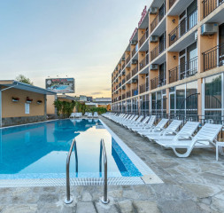 Pool_1.jpg