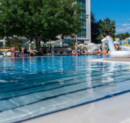 Pool_1.jpg