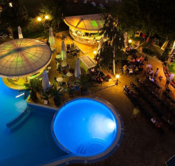 Pool_1.jpg