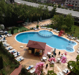 Pool_1.jpg