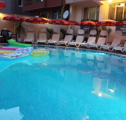 Pool_1.jpg