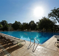 Pool_1.jpg