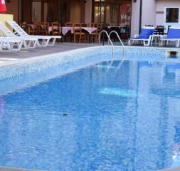 Pool_1.jpg