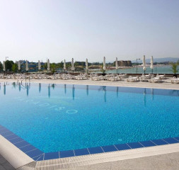 Pool.jpg