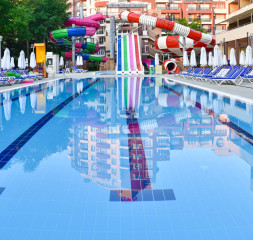 Pool.jpg