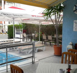 Pool_2.jpg