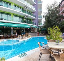 Pool_2.jpg