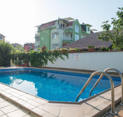 Pool_2.jpg