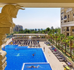 Pool_2.jpg