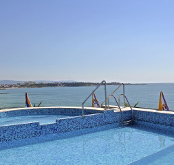 Pool_2.jpg