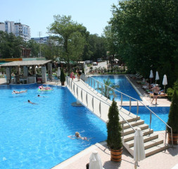 Pool_2.jpg