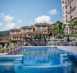 Pool_2.jpg