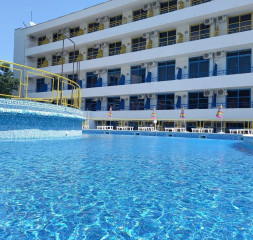 Pool_2.jpg