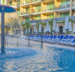 Pool_2.jpg