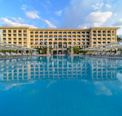 Pool_2.jpg