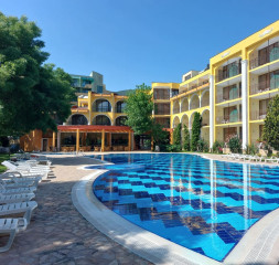 Pool_2.jpg
